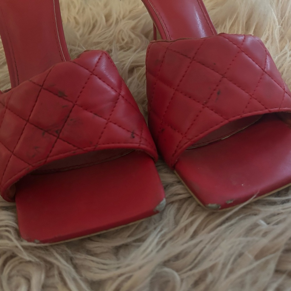 Red Heels - Picture 3 of 7